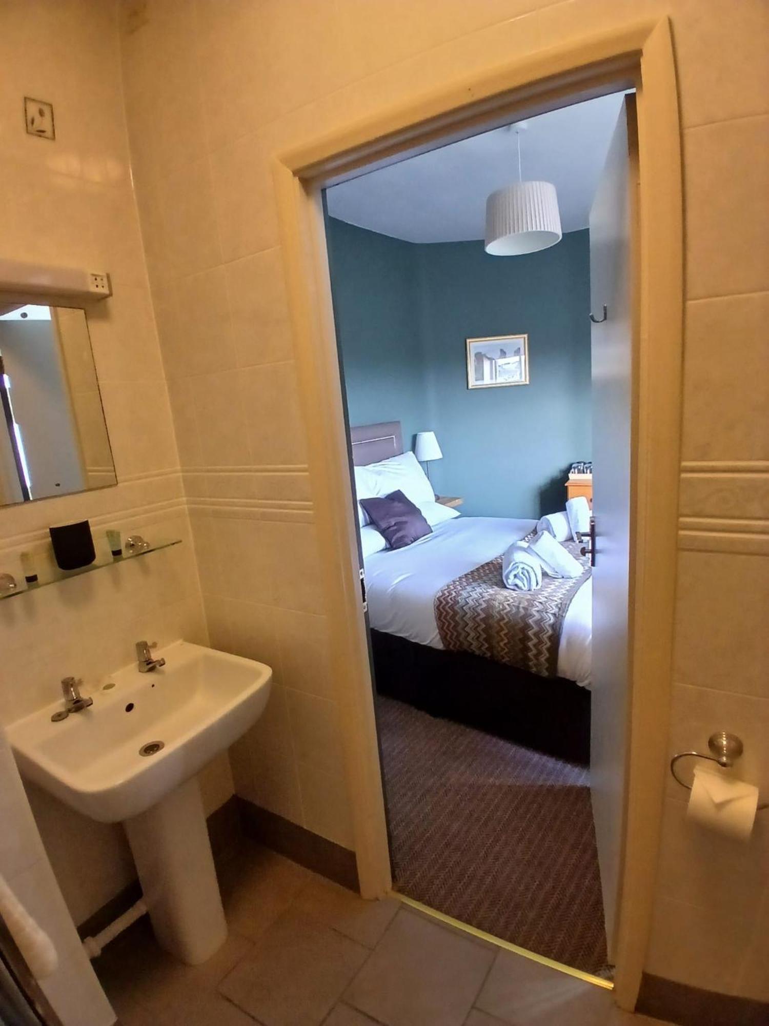 The Whod A Thought It Bed and Breakfast Glastonbury Exteriör bild